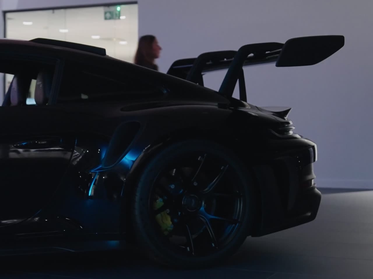 A rear wing in low light